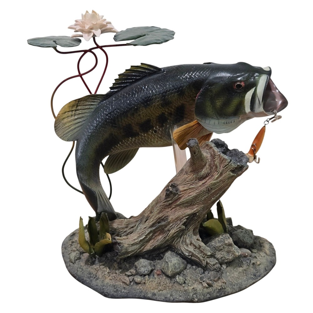 Danbury Mint Backwater Bass George Kruth Freshwater Trophies Fish Sculpture 9.5"
